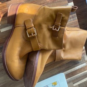 Tory Burch Boots